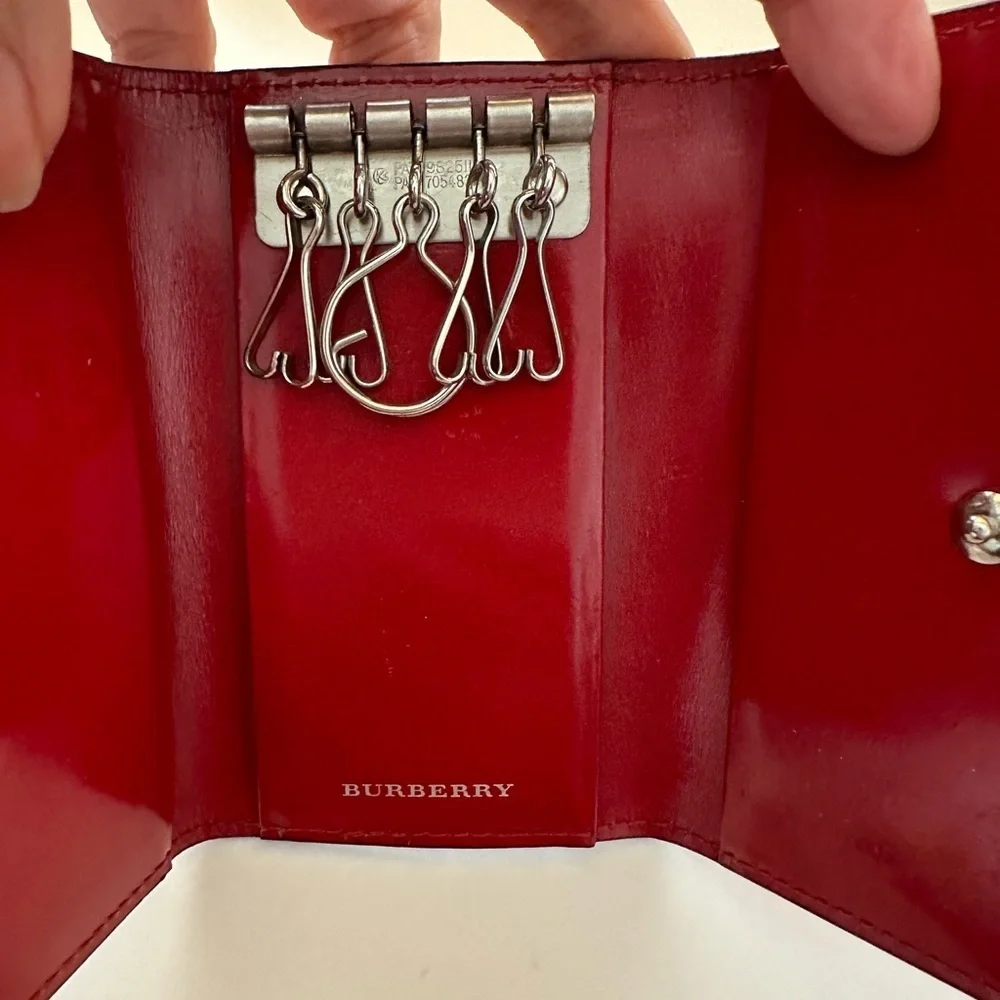 BURBERRY Designer Red Patend 5 Key Chain Holder Authentic